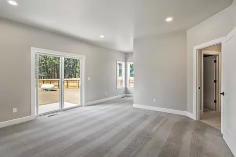 Bedroom - 60163 Crater Rd, Bend, OR 97702 photo 1 of 4