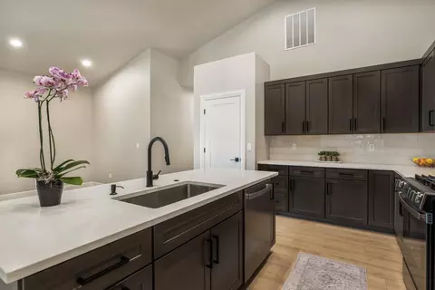 Kitchen - 60163 Crater Rd, Bend, OR 97702 photo 1 of 3