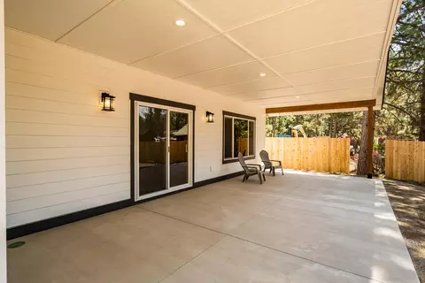 Exterior - 60163 Crater Rd, Bend, OR 97702 photo 8 of 12