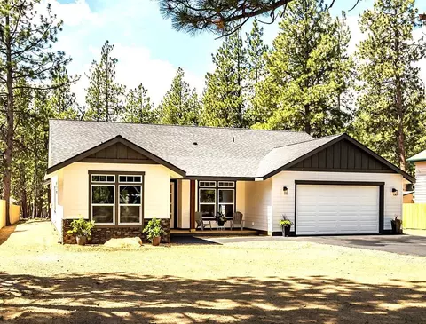 60163 Crater Rd, Bend, OR 97702