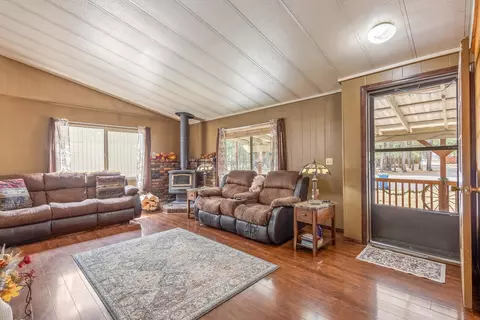 52851 Wayside Loop, La Pine, OR 97739 photo 2