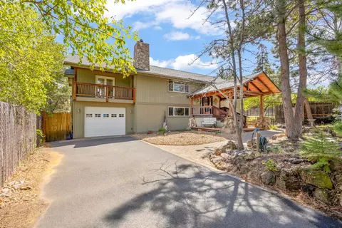 2236 NE Meadow Ln, Bend, OR 97701