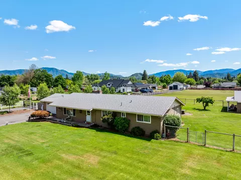 2821 S River Rd, Grants Pass, OR 97527