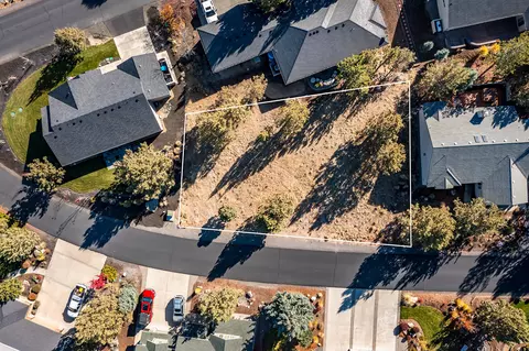 830 Willet Ln, Redmond, OR 97756