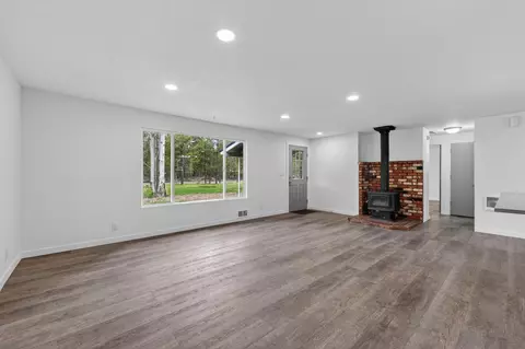 Living - 51448 Cedar Rd, La Pine, OR 97739 photo 3 of 5
