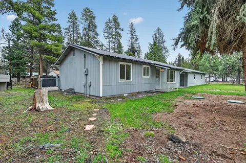 Exterior - 51448 Cedar Rd, La Pine, OR 97739 photo 9 of 12