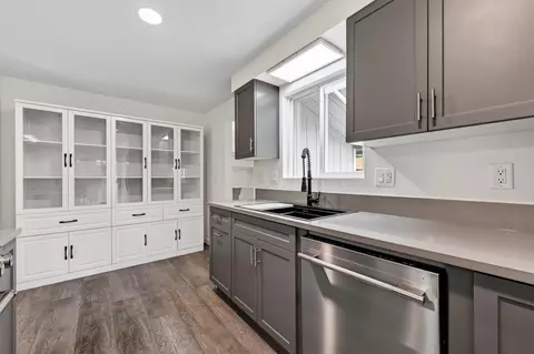 Kitchen - 51448 Cedar Rd, La Pine, OR 97739 photo 2 of 3