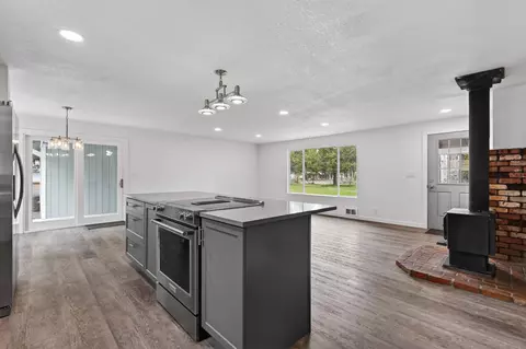 Living - 51448 Cedar Rd, La Pine, OR 97739 photo 1 of 5
