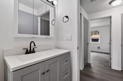 Bath - 51448 Cedar Rd, La Pine, OR 97739 photo 1 of 4