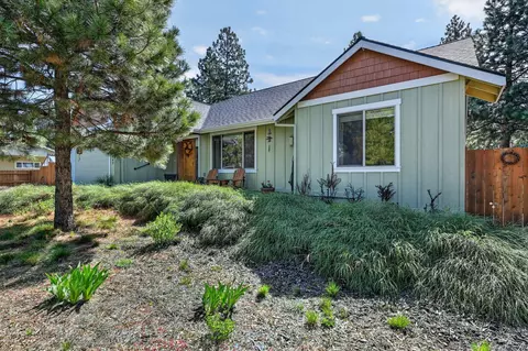 19563 Apache Rd, Bend, OR 97702