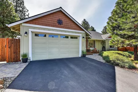 Exterior - 19563 Apache Rd, Bend, OR 97702 photo 4 of 23