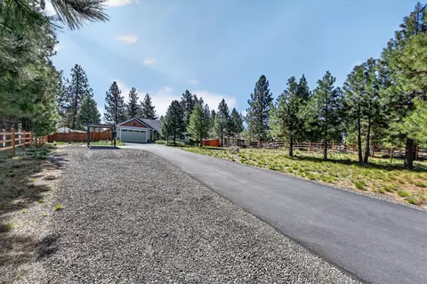 Exterior - 19563 Apache Rd, Bend, OR 97702 photo 21 of 23