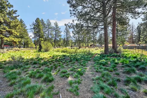 Exterior - 19563 Apache Rd, Bend, OR 97702 photo 18 of 23