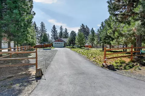 Exterior - 19563 Apache Rd, Bend, OR 97702 photo 20 of 23