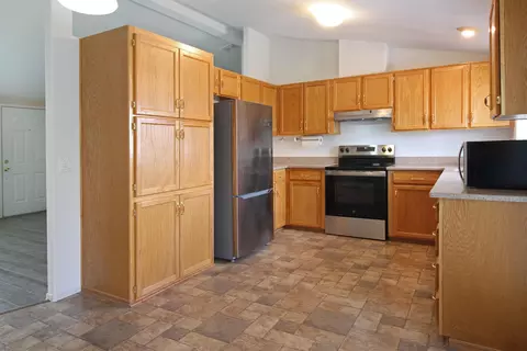 2410 NE Buckwheat Ct, Bend, OR 97701 photo 9