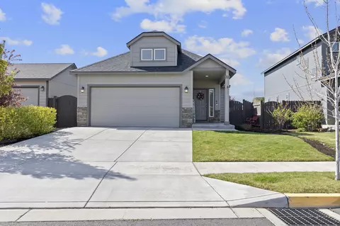 2426 NW Ivy Way, Redmond, OR 97756