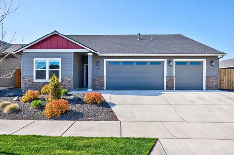 4946 SW Zenith Ave, Redmond, OR 97756