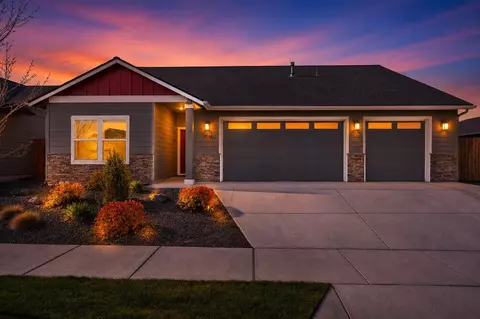 4946 SW Zenith Ave, Redmond, OR 97756