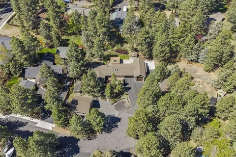 View/Area - 61181 Hitching Post Ln, Bend, OR 97702 photo 11 of 14