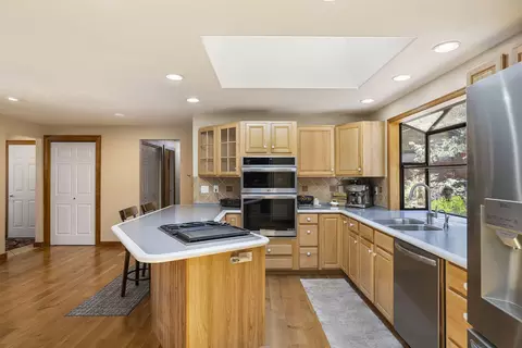 Kitchen - 61181 Hitching Post Ln, Bend, OR 97702 photo 3 of 4