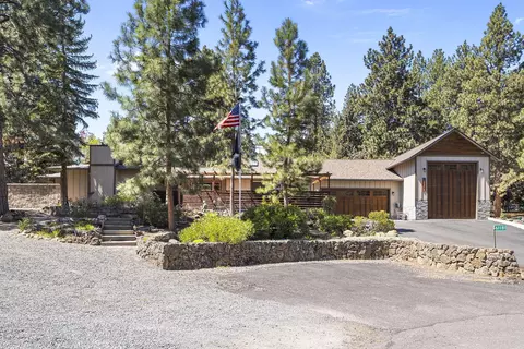 61181 Hitching Post Ln, Bend, OR 97702