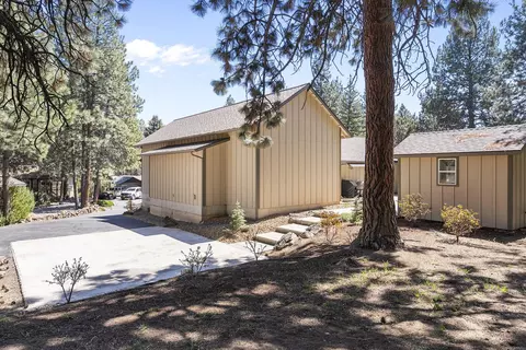 Exterior - 61181 Hitching Post Ln, Bend, OR 97702 photo 4 of 15