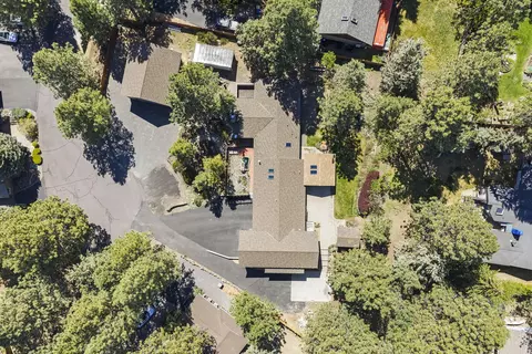 View/Area - 61181 Hitching Post Ln, Bend, OR 97702 photo 5 of 14