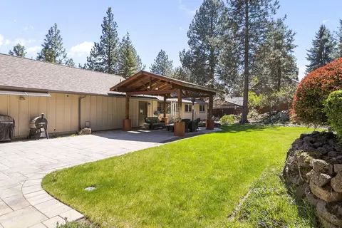 Exterior - 61181 Hitching Post Ln, Bend, OR 97702 photo 5 of 15