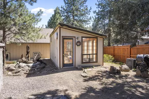 Exterior - 61181 Hitching Post Ln, Bend, OR 97702 photo 12 of 15