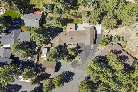 View/Area - 61181 Hitching Post Ln, Bend, OR 97702 photo 3 of 14