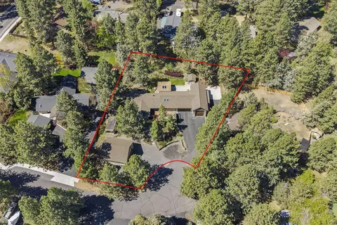 View/Area - 61181 Hitching Post Ln, Bend, OR 97702 photo 12 of 14