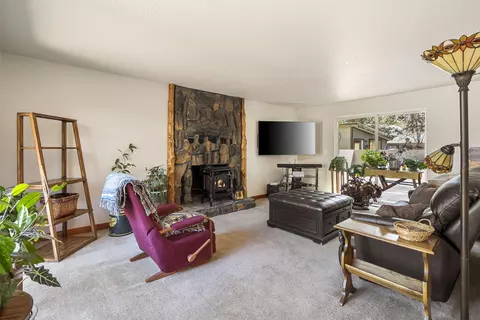 Living - 61181 Hitching Post Ln, Bend, OR 97702 photo 4 of 4