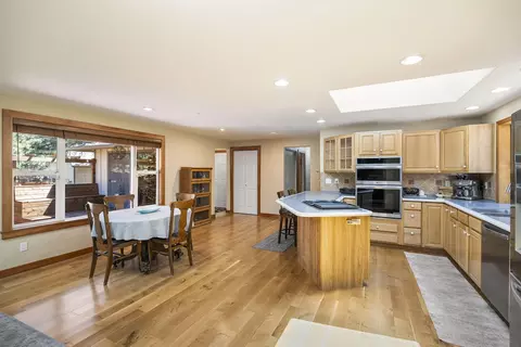 Kitchen - 61181 Hitching Post Ln, Bend, OR 97702 photo 4 of 4
