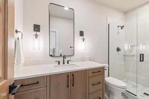 Bath - 56322 Fireglass Loop #174, Bend, OR 97707 photo 4 of 7