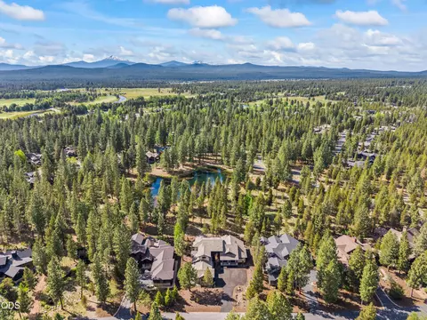 View/Area - 56322 Fireglass Loop #174, Bend, OR 97707 photo 3 of 5