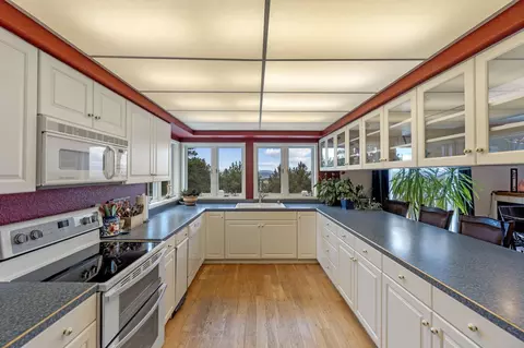 Kitchen - 17722 Pope Rd, Merrill, OR 97633 photo 1 of 6