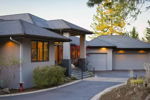 3072 NW Duffy Dr, Bend, OR 97703
