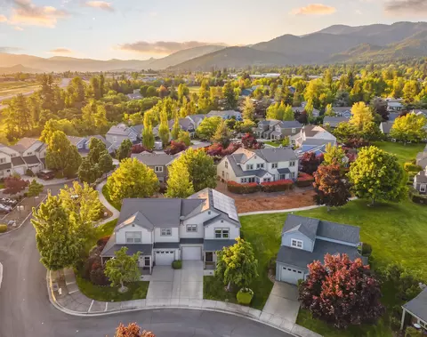 81 Crocker St, Ashland, OR 97520