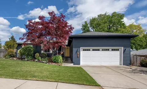 1676 Edgevale Ave, Medford, OR 97504