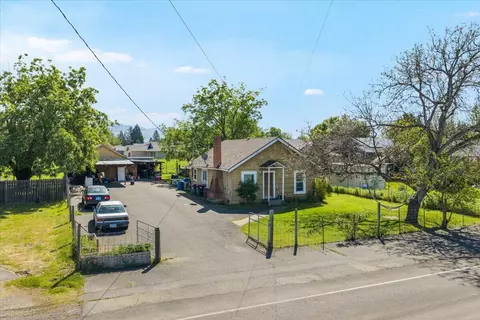 849 Cherry St, Medford, OR 97501