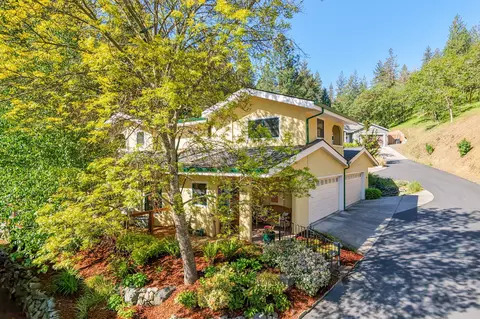 210 Oak Knl, Jacksonville, OR 97530