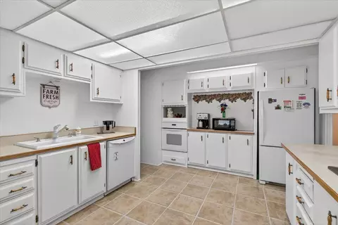 2252 Table Rock Rd #SPC 206, Medford, OR 97501