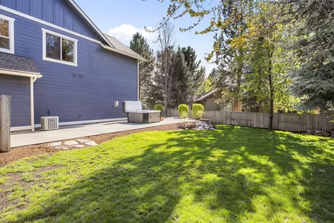 Exterior - 60964 Creekstone Loop, Bend, OR 97702 photo 9 of 11