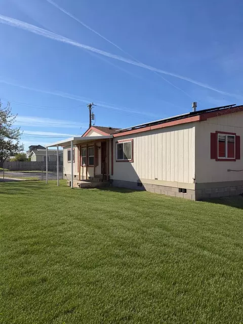105 N Willow St, Merrill, OR 97633