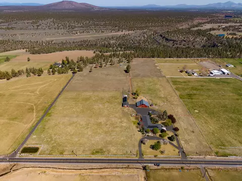 View/Area - 20900 SW Young Ave, Bend, OR 97703 photo 6 of 18