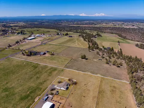 View/Area - 20900 SW Young Ave, Bend, OR 97703 photo 13 of 18