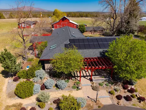 View/Area - 20900 SW Young Ave, Bend, OR 97703 photo 3 of 18