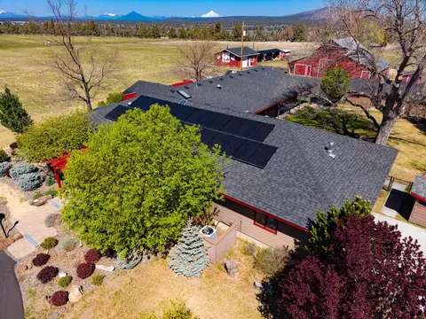 View/Area - 20900 SW Young Ave, Bend, OR 97703 photo 4 of 18