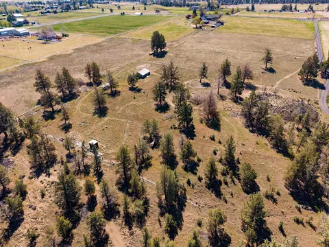 View/Area - 20900 SW Young Ave, Bend, OR 97703 photo 16 of 18