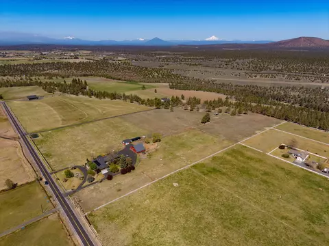 View/Area - 20900 SW Young Ave, Bend, OR 97703 photo 11 of 18